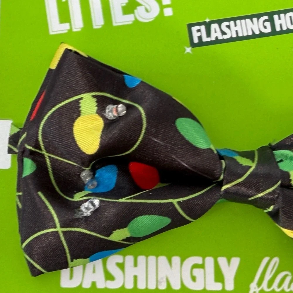Lotsa Lites Flashing Holiday Bowtie 6 LED 3 Flash Modes Christmas Print 113-01